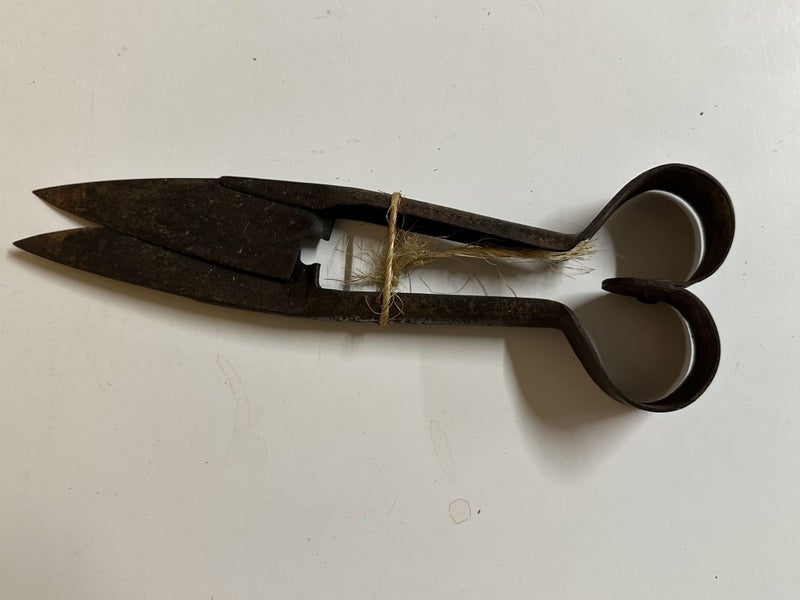 Vintage Burgon & Ball Sheep Hand Shears Carousel 2