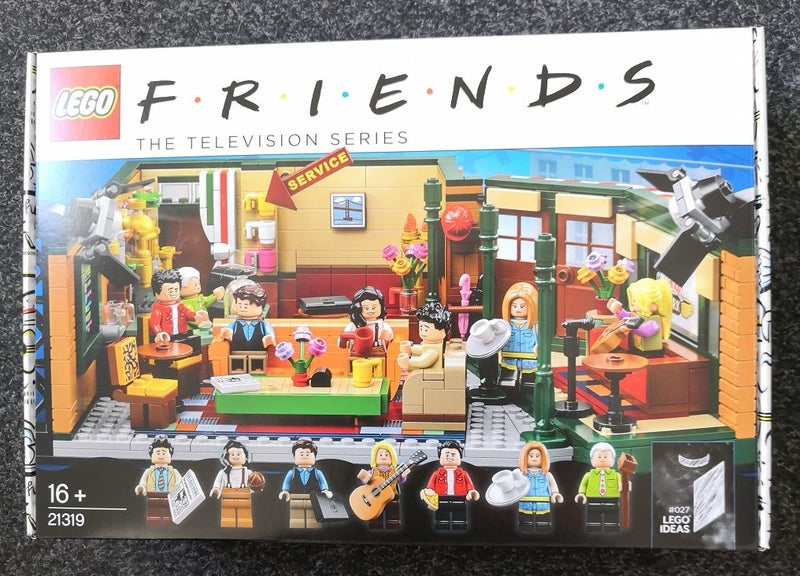 $1R **Brand New** Lego 21319 Friends Central Perk Carousel 1