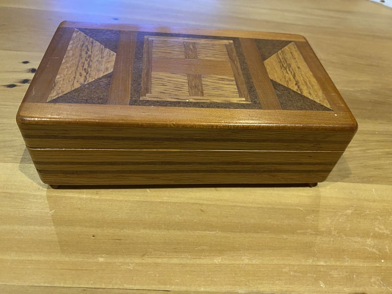 Vintage Padded Inlay Glove Box Carousel 1