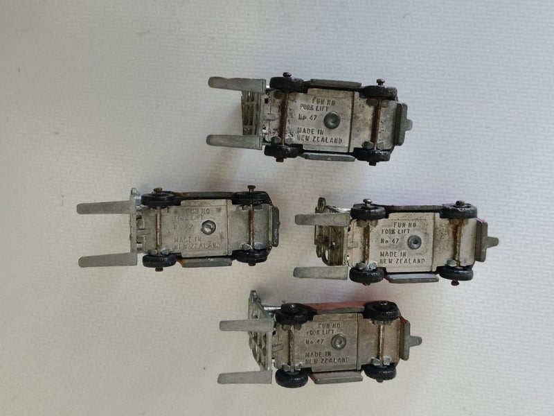 Fun Ho Miniatures #47 Fork-lift x 4 Carousel 10