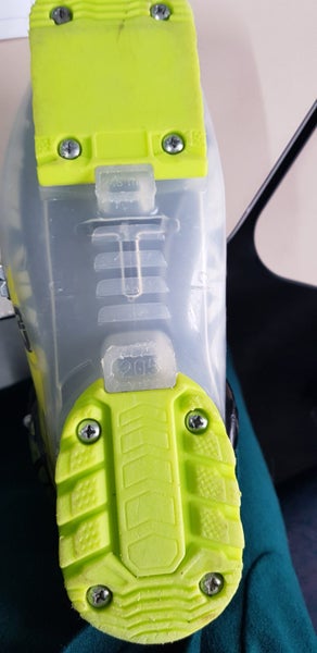 SKI BOOTS (Kids) Used probably Twice62863239494531113