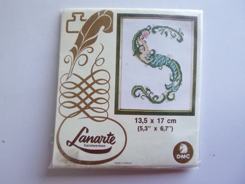 Lanarte *S* Cross Stitch Kit – Size 13.5cm x 17cm Carousel 1