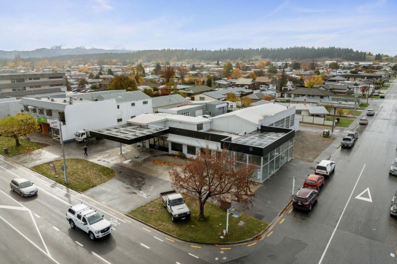 Image 1 of 18