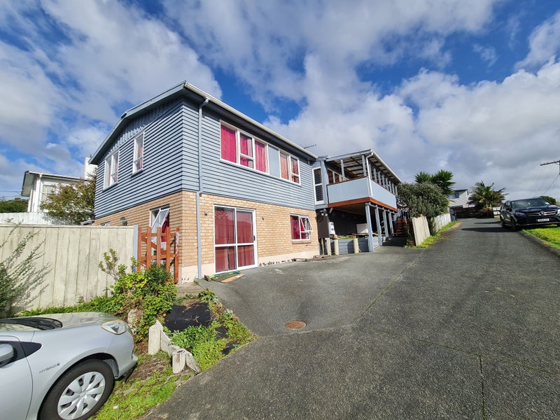 Image 1 of 32