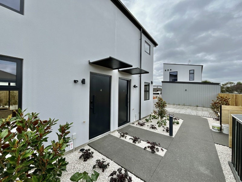 Image 1 of 18