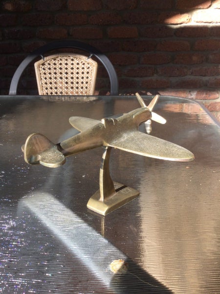A FINE VINTAGE ART DECO WAR PLANE ON STAND BRASS Carousel 3