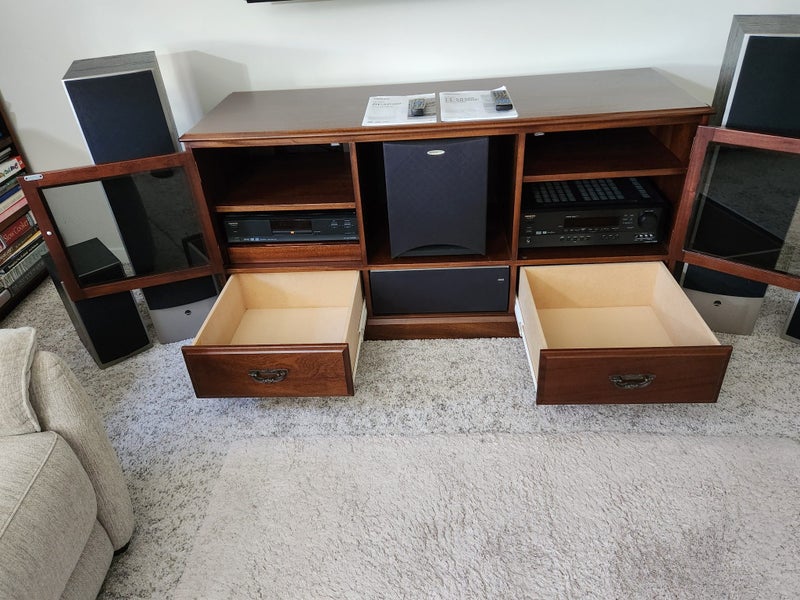 Entertainment Center with home theatre62863224629251112
