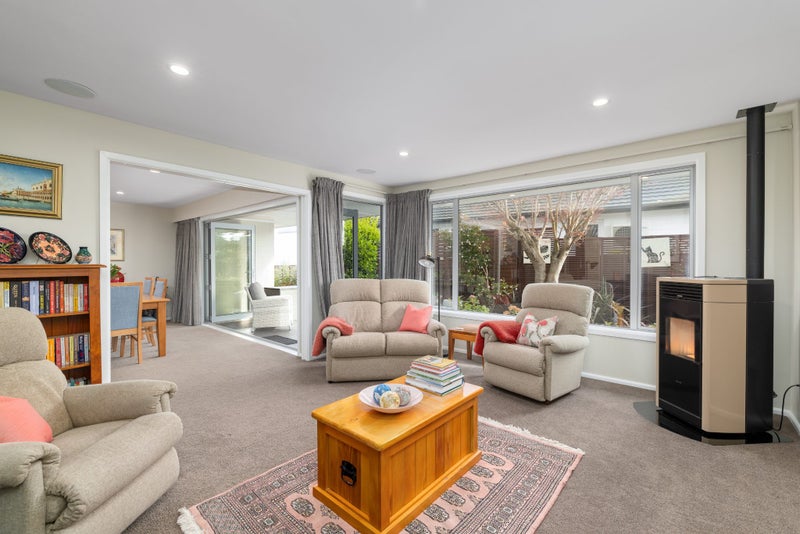 Stunningly Renovated with Style & Sophistication!62885375751043113