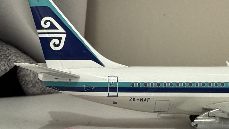 Air New Zealand Boeing 737-2Y5/Adv ZK-NAF Carousel 2