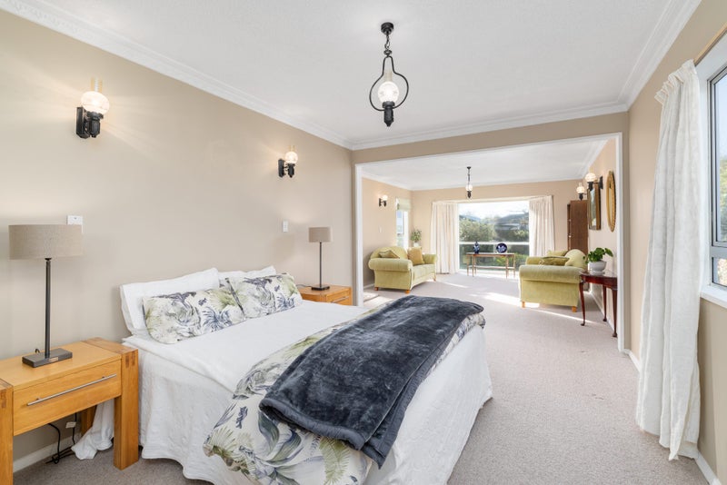 Versatile, Inviting, and Ideally Located!62885375591298114