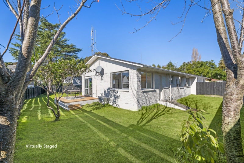 Stylish Makeover in Prestigious Neighbourhood62885375860995110