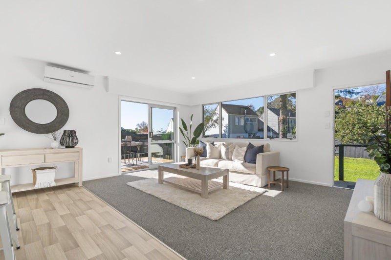 Stylish Makeover in Prestigious Neighbourhood62885375860995111
