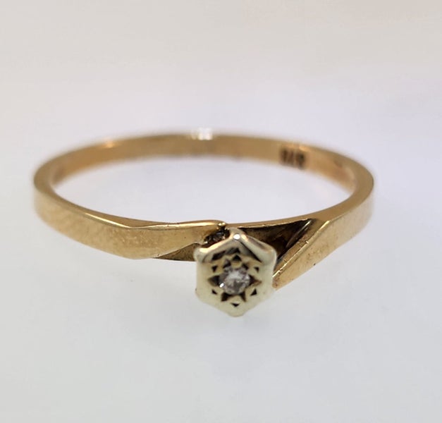 Diamond Solitaire Ring Carousel 2