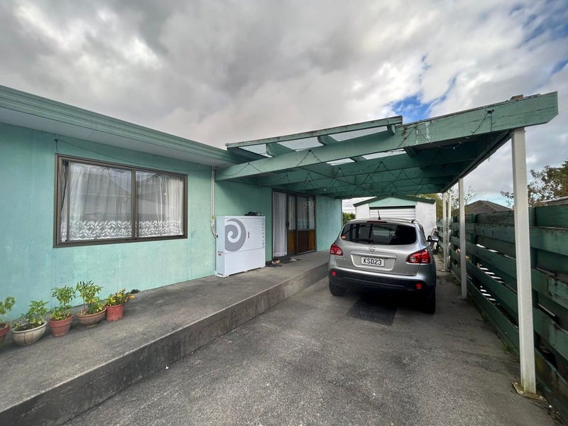 Image 1 of 7
