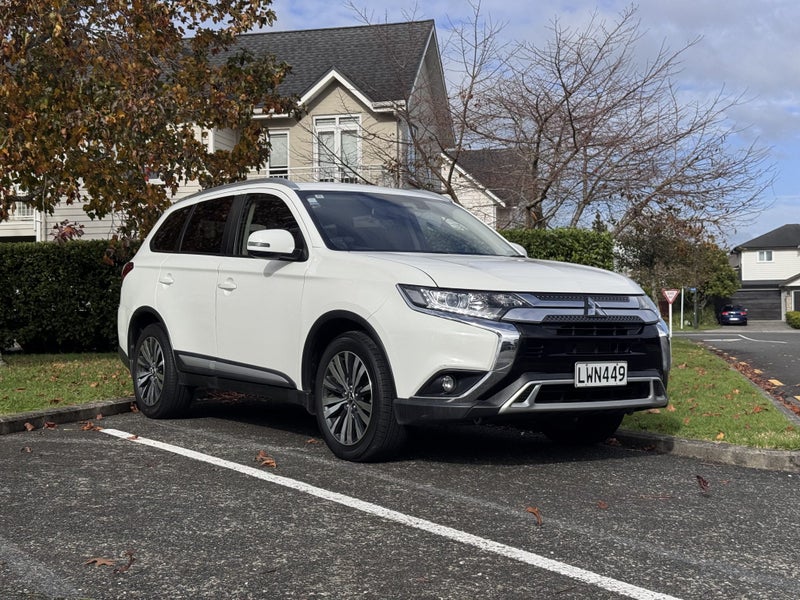 2018 Mitsubishi Outlander XLS/7 Seats/NZ New628658358073631126