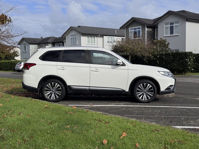 2018 Mitsubishi Outlander XLS/7 Seats/NZ New62865835807363113