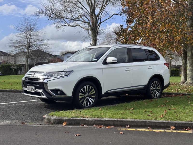 2018 Mitsubishi Outlander XLS/7 Seats/NZ New62865835807363112