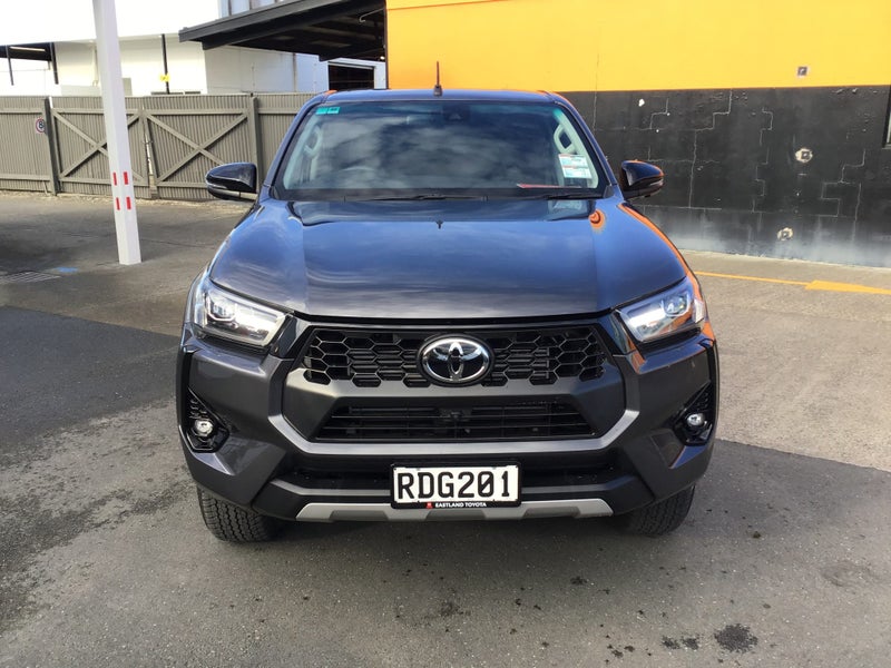 2025 Toyota Hilux SR5 2.8DT Hybrid 6AT 4WD64271638879745111