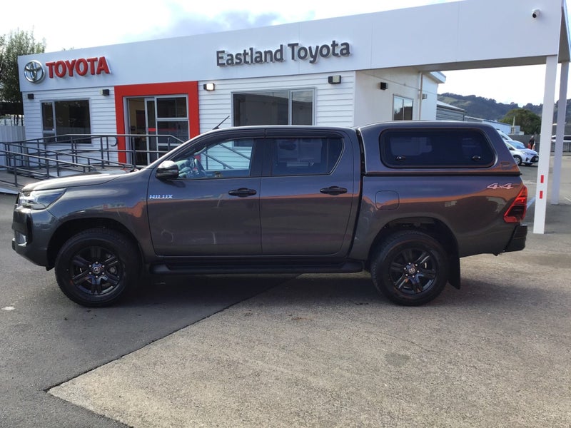 2025 Toyota Hilux SR5 2.8DT Hybrid 6AT 4WD64271638879745114