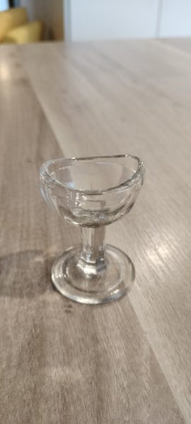 Glass Eye Wash Cup Carousel 1