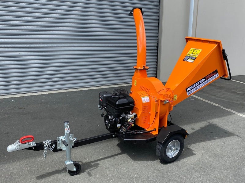 WOOD CHIPPER - Briggs & Stratton E-Start Engine Carousel 1