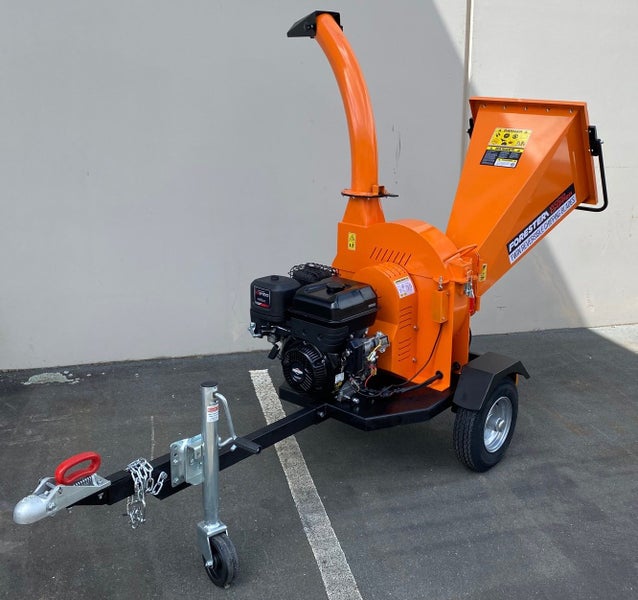 WOOD CHIPPER - Briggs & Stratton E-Start Engine Carousel 15