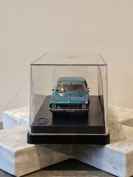 Trax 1:43 TR91 1969 Chrysler VF Valiant Regal in Crystal Turquoise Metallic. Carousel 2
