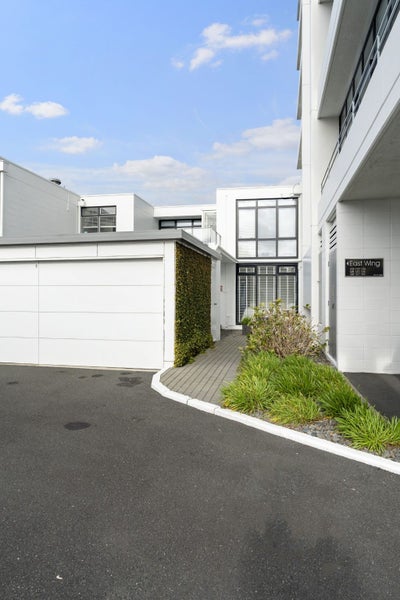 Image 2 of 19