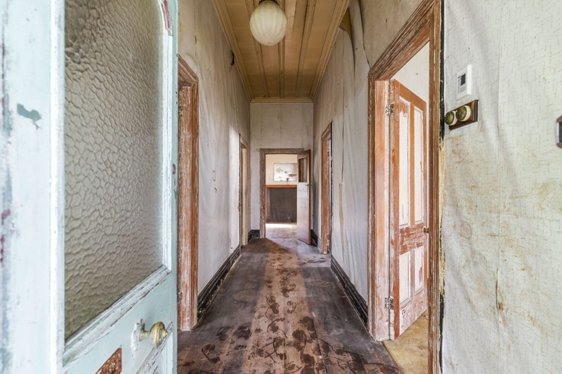 Image 2 of 22