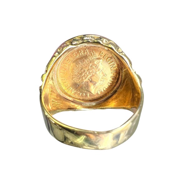 9/22CT YELLOW GOLD HALF SOVEREIGN RING Carousel 3