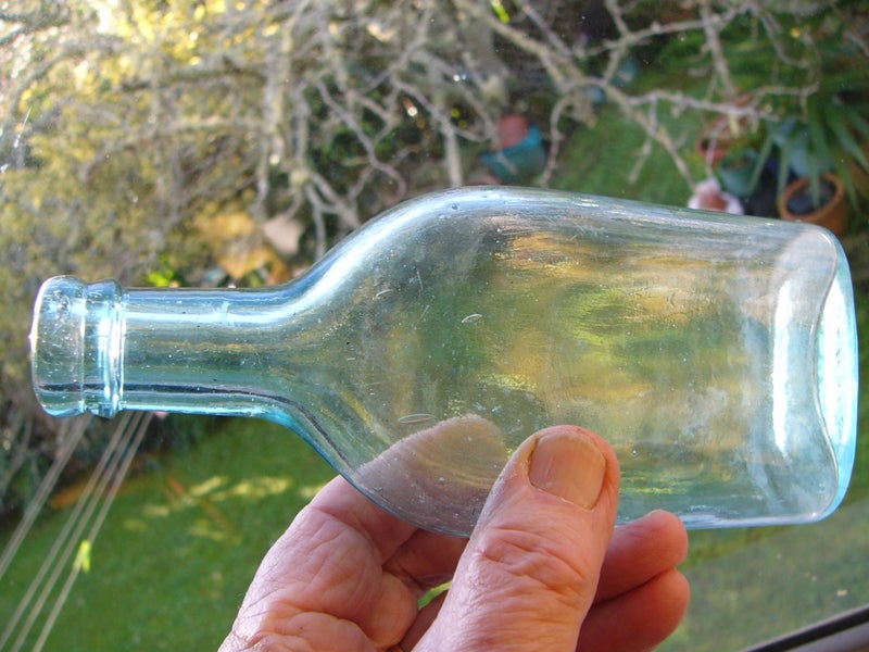 19cm long-neck aqua flask-shaped bottle Carousel 2