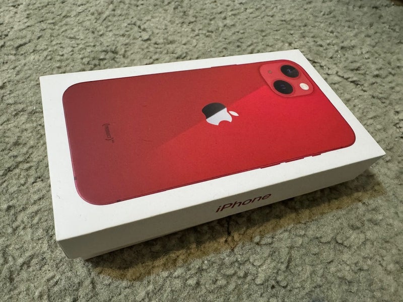 iPhone 13 red 128gb Carousel 4