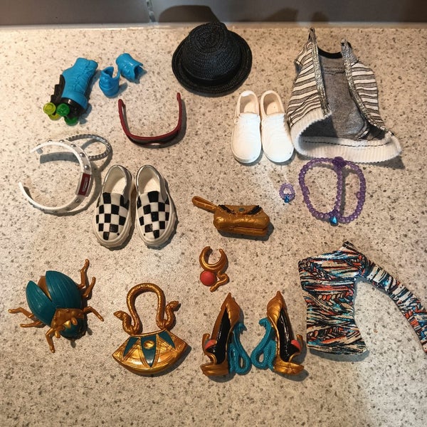 $1 reserve G1 monster high accessories Carousel 1