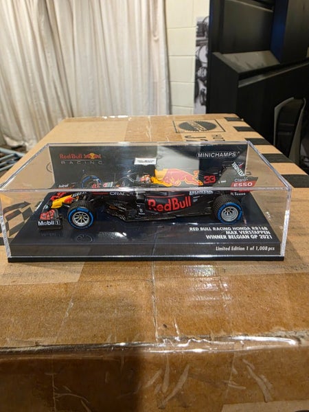 Max Verstappen minichamps 1:43 limted Carousel 1