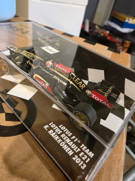 Kimi Raikkonen Lotus Renault E21 winner Australian GP 2013 minichamps Carousel 4