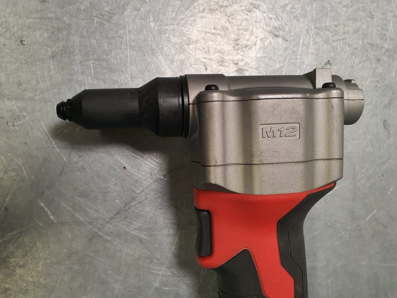 Milwaukee 12V M12BPRT Rivet Gun Carousel 2