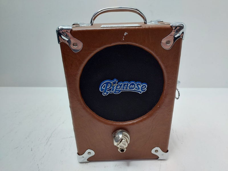 PIGNOSE (7-100) BATTERY GUITAR AMP Carousel 1