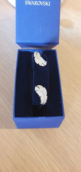 Swarovski - Nice Feather Bangle Carousel 1