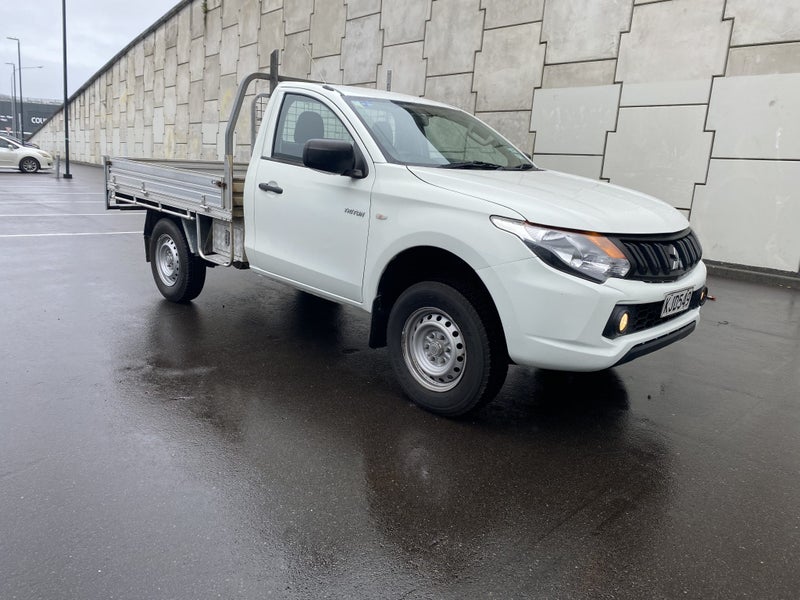 2017 Mitsubishi Triton 2.4D - AUTOMATIC - FLATDECK62863269810689111