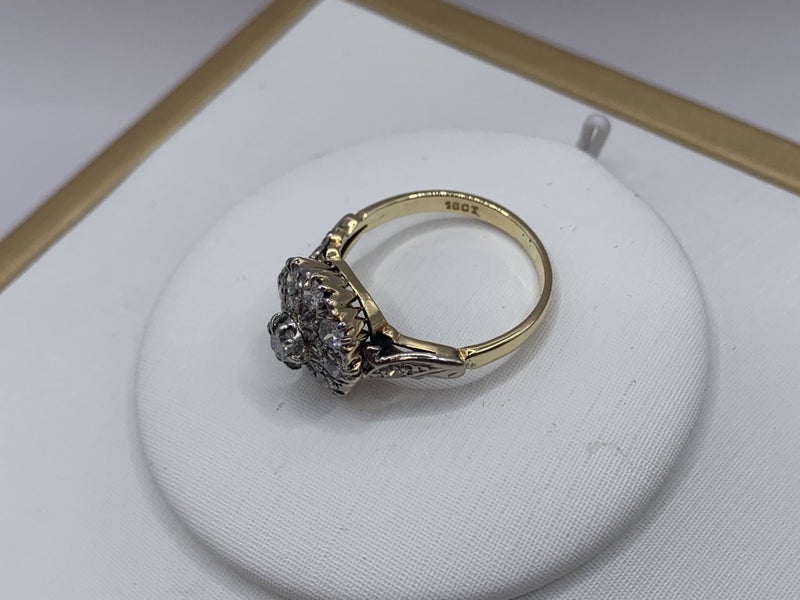 "SWEET GIFT" Vintage 18ct Gold Diamond Cluster Ring *THE PERFECT GIFT* Carousel 6