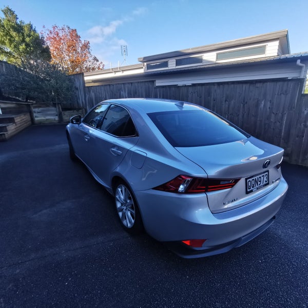2015 Lexus IS 300h Hybrid62863269369347114