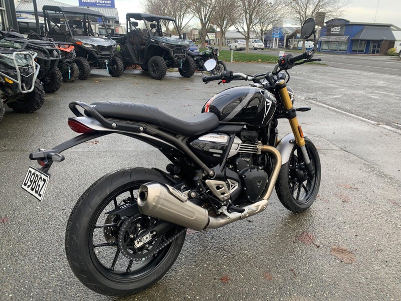 2025 Triumph Speed 40062863268974593113