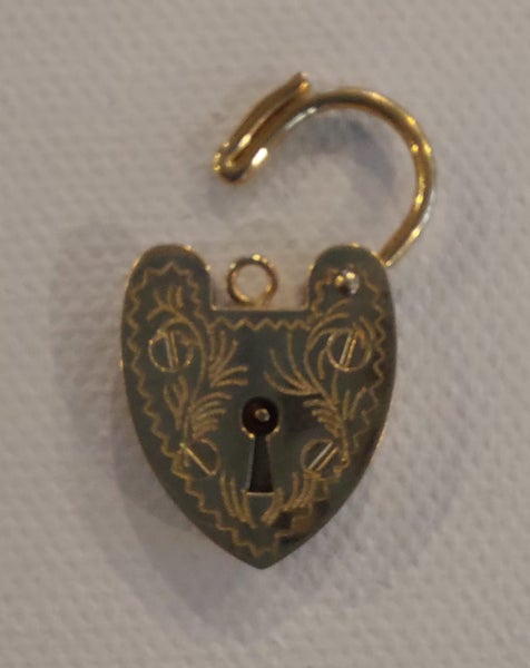 Beautiful 9ct Yellow Gold Engraved Padlock62864738740994114