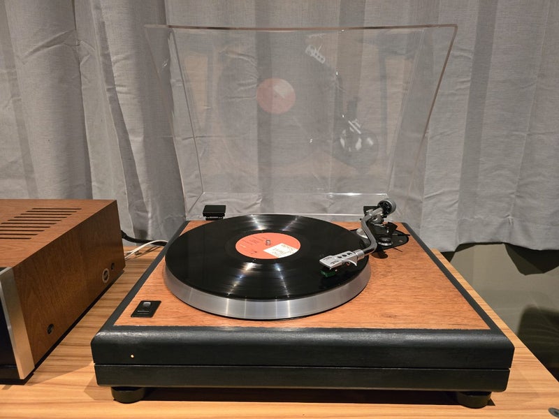 AR "The Turntable" with Linn Basik LV V tonearm Carousel 1