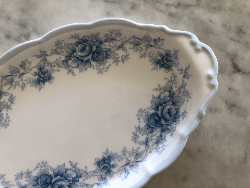 “Tiffany” oval tray in original box 1981 Royal Albert62854317049090111