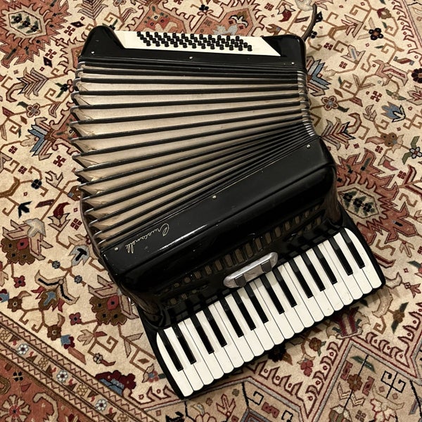 Crucianelli Piano Accordion - Made in Italy - 48 Bass Carousel 1