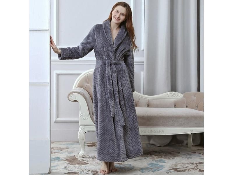 Winter Extra Long Thick Jacquard Coral Fleece Men Women Bath Robe Carousel 1