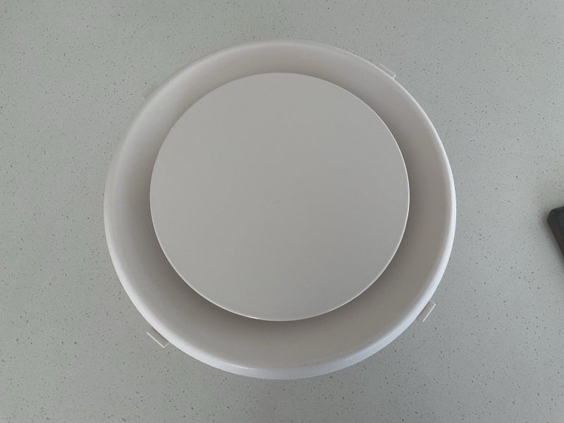 Round Ceiling Air Diffuser 200mm x 4 Carousel 1