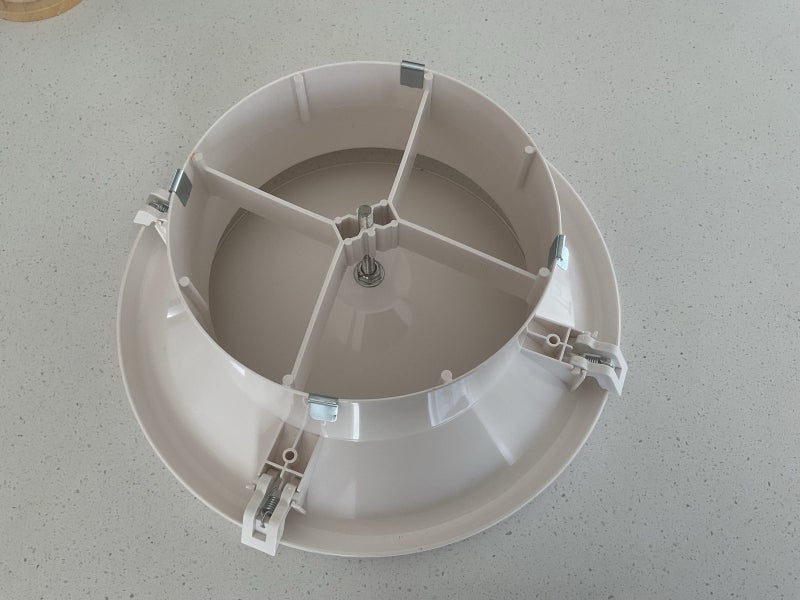 Round Ceiling Air Diffuser 200mm x 4 Carousel 2