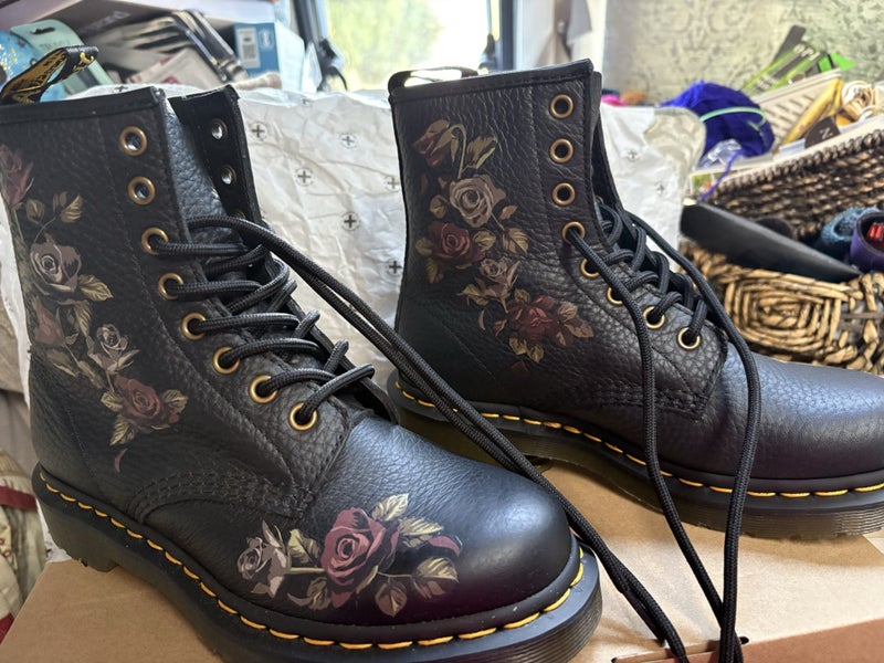 Dr Marten boots - Decayed Roses UK size 6 Carousel 1